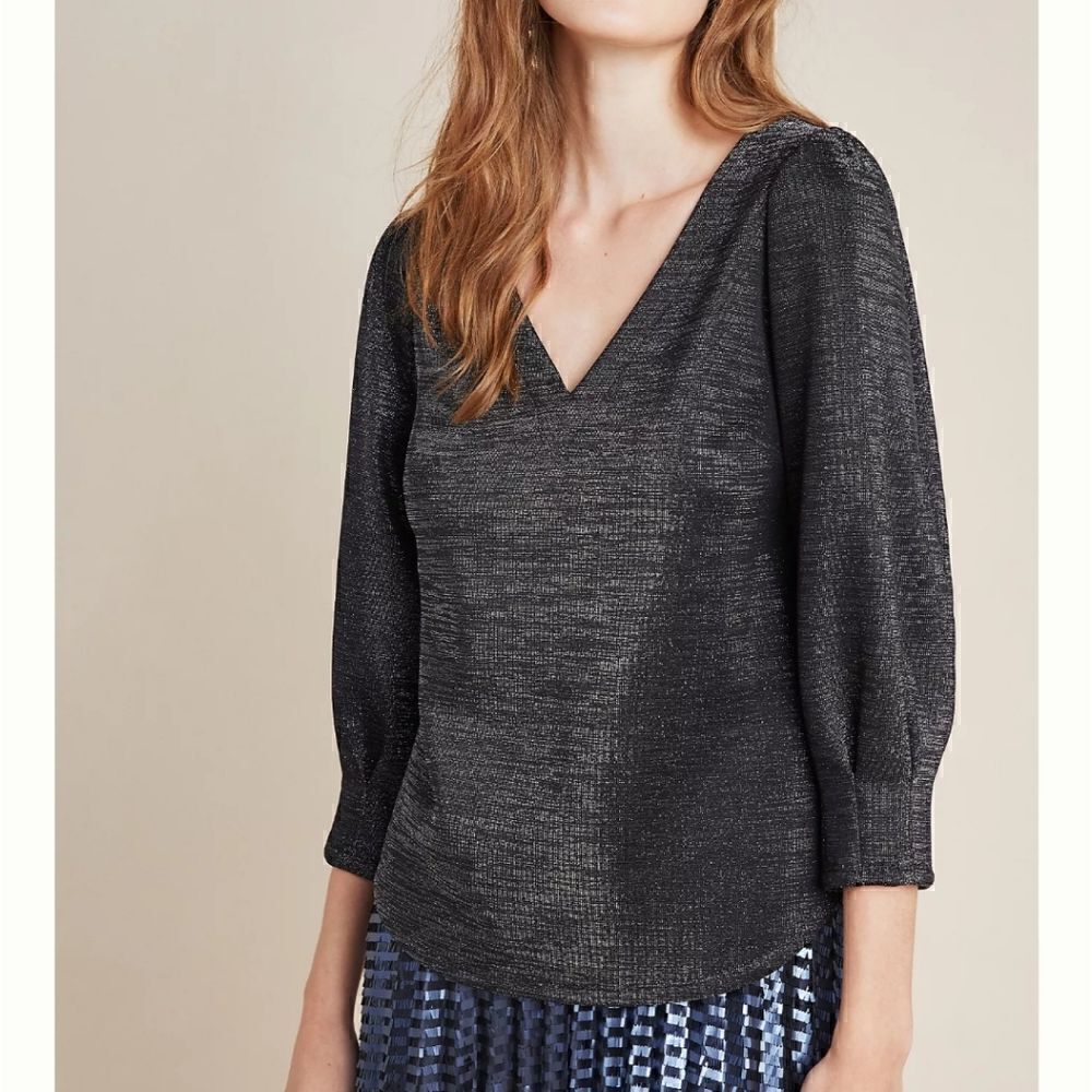 NWT RO & DE Small Puff Sleeve V Neck Blouse Darted